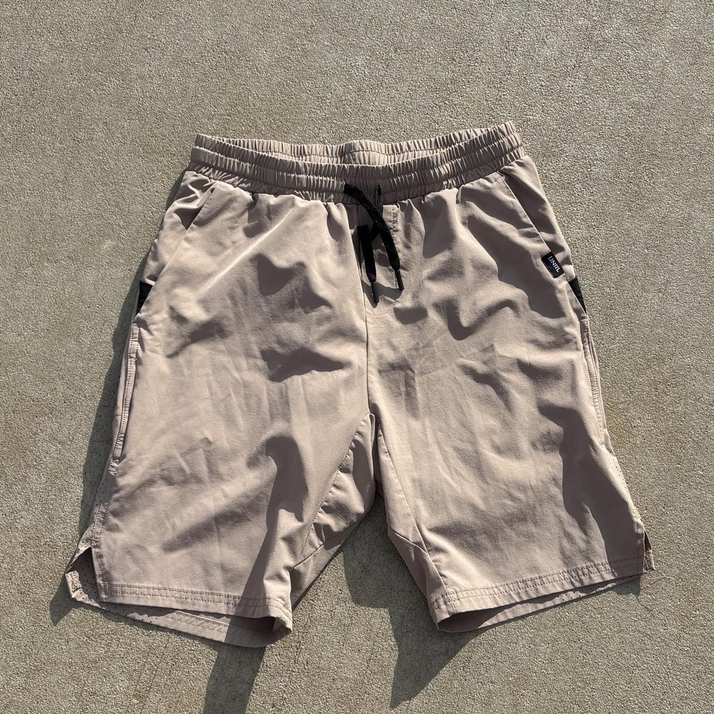 UNRL Shorts Mens Small Beige Stride Collection 8 Inseam Athletic Running Gym